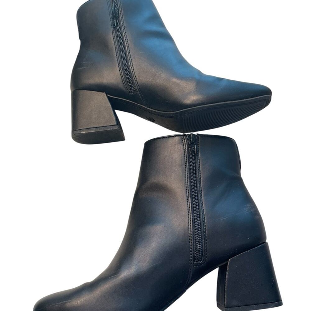 A New Day Black Block Heel Ankle Booties 8.5 Faux Leather Chelsea Zip - Picture 3 of 8